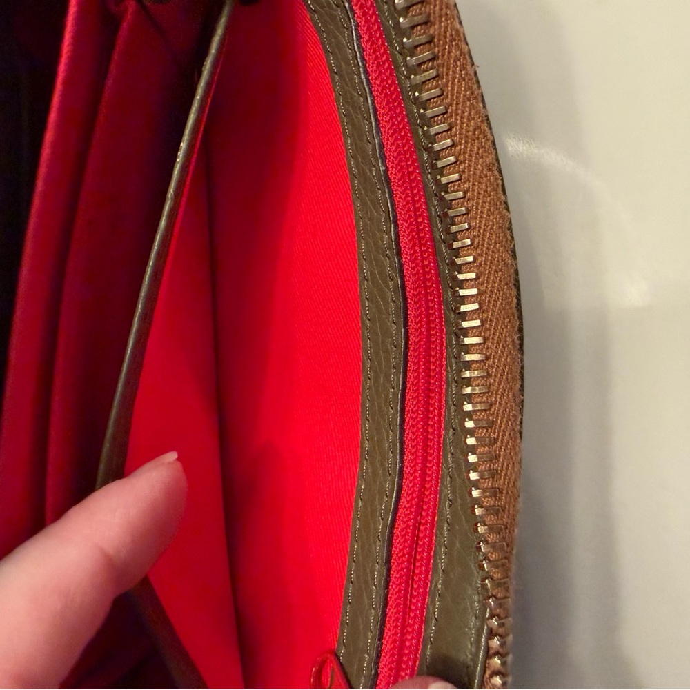 Dooney & Bourke Olive Green Leather Wallet - Picture 7 of 13